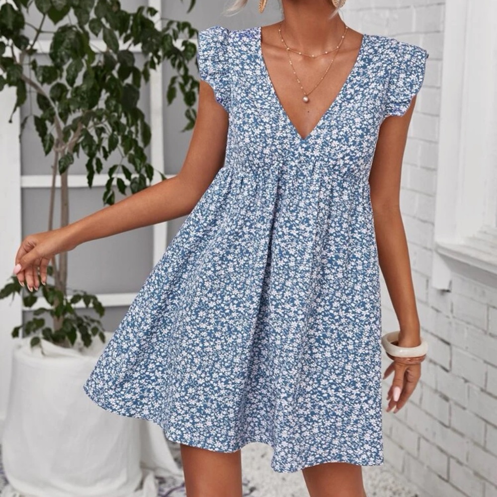 Ruffle armhole ditsy floral dress